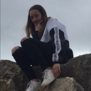 Meet your Posher, Routhier